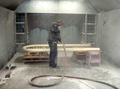 Limpieza de la superficie de la sala de arena