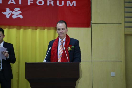 Gerente General-Mr. Discurso de Nick of Air Blast