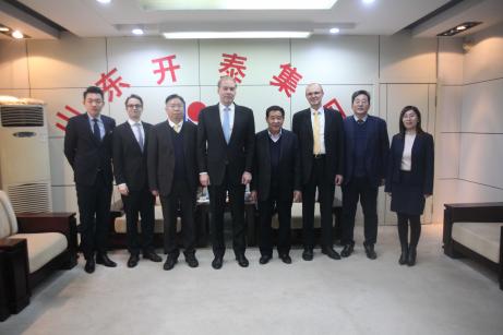 Embajador finlandés de China visitando Kaitai